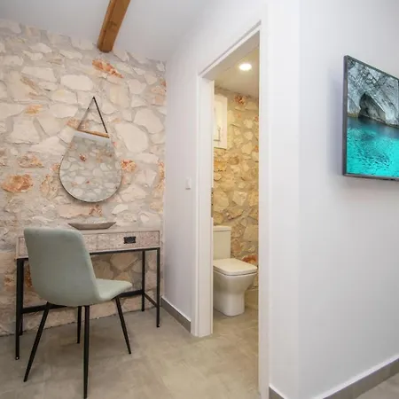 Oak Villa *